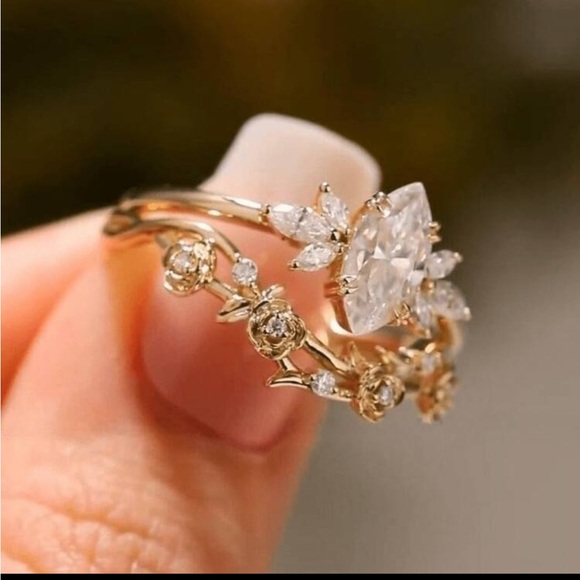 Gold ring set - Picture 3 of 3